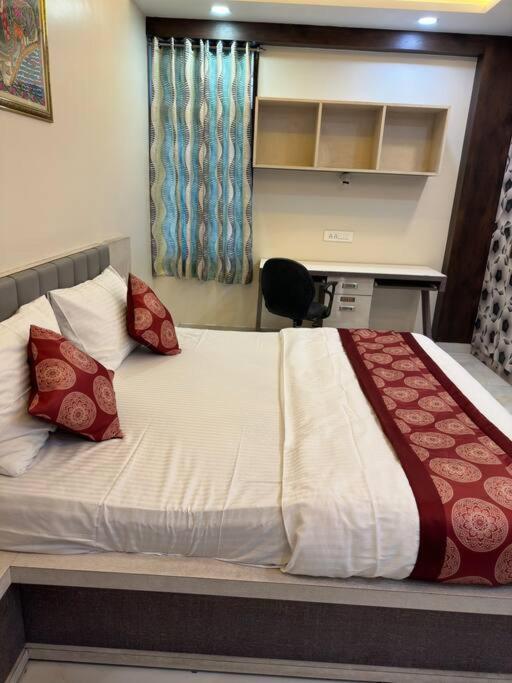 Sai Inn, 2 Bhk Luxury Flat At Mahmoorganj, *