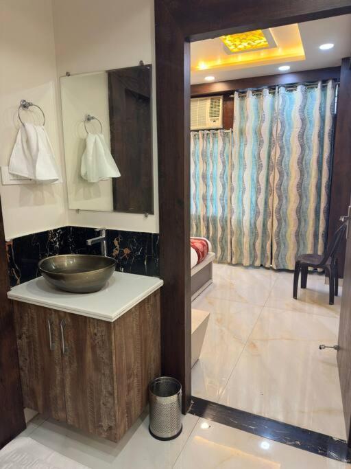 Sai Inn, 2 Bhk Luxury Flat At Mahmoorganj, *