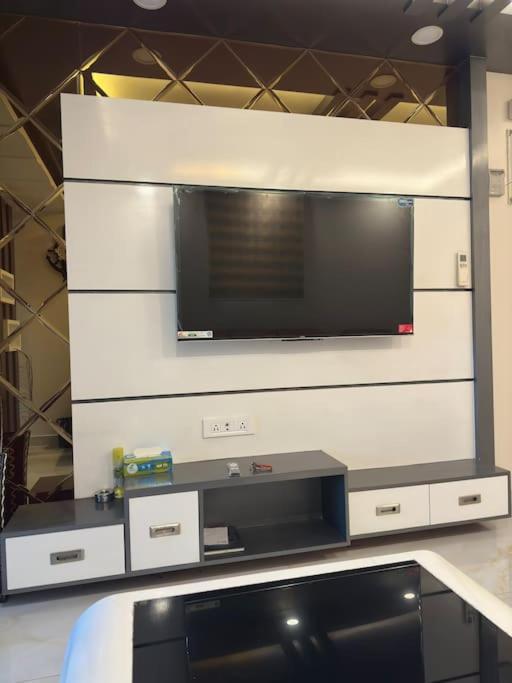 Sai Inn, 2 Bhk Luxury Flat At Mahmoorganj, * Varanasi
